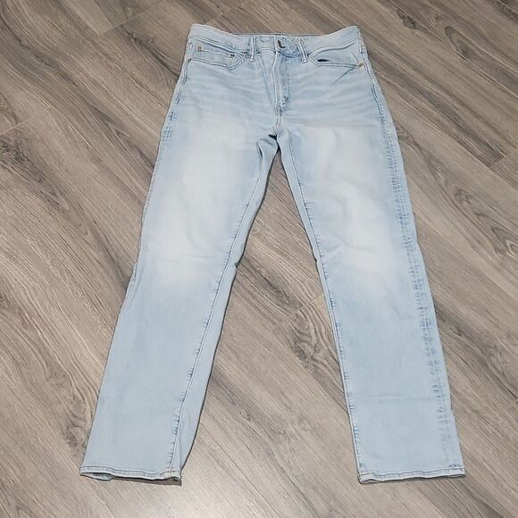 American Eagle Athletic Straight Airflex High Rise Medium Wash Jeans - Picture 6 of 9